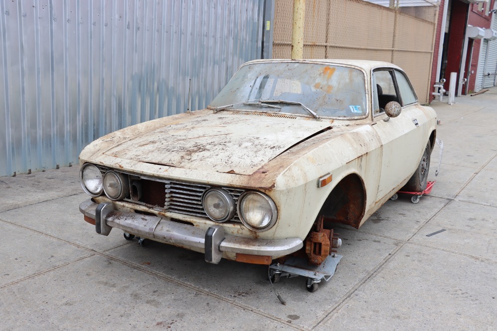 1973 Alfa Romeo 2000 For Sale | Vintage Driving Machines