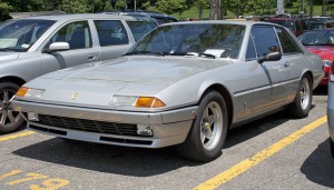 1983_Ferrari_400i_5-spd