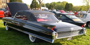 800px-1962_Cadillac_Series_62_Convertible